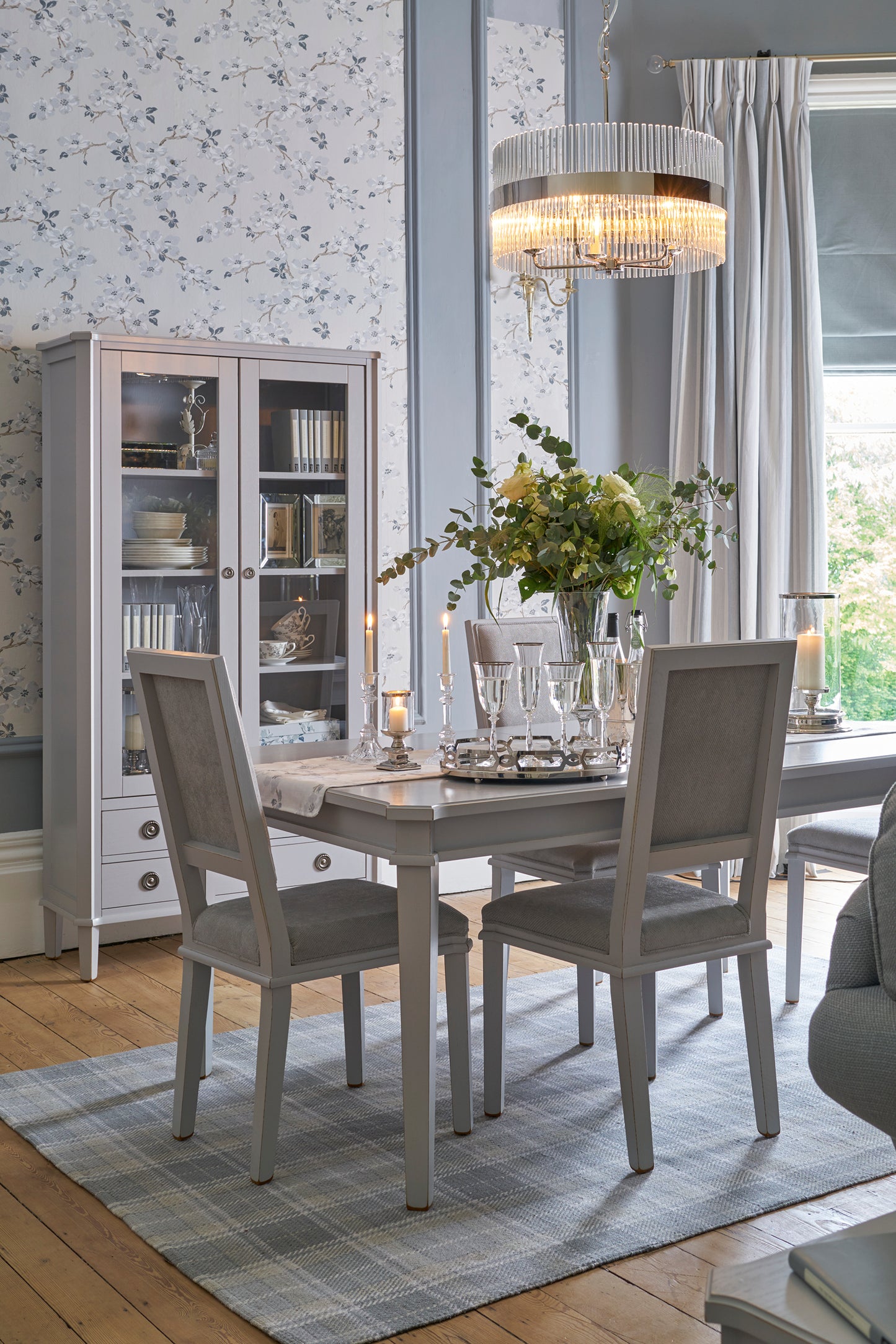 Laura Ashley Henshaw Extending Dining Table