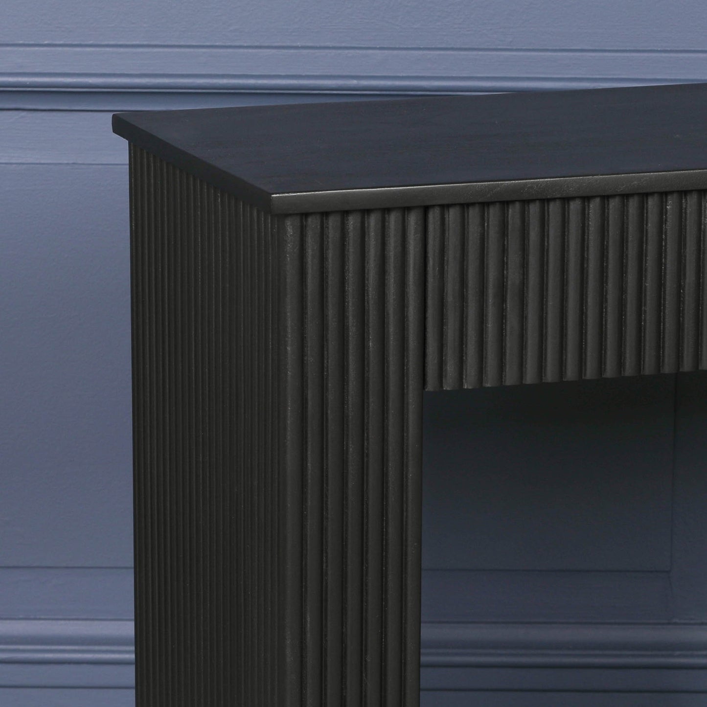 Handcrafted Black Painted Acacia Fluted Console Table – GMF502