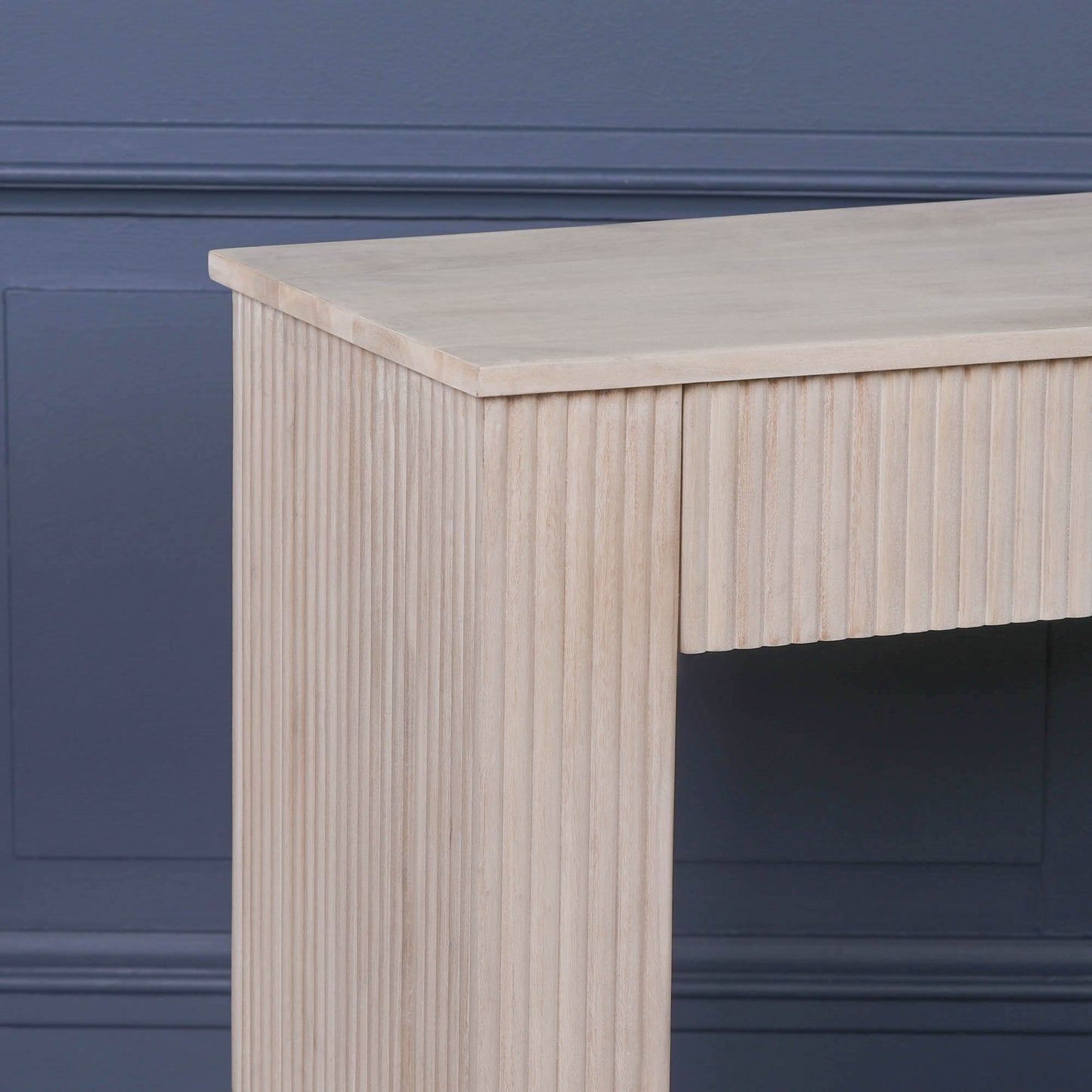 Handcrafted Blanche Acacia Fluted Console Table – GMF590