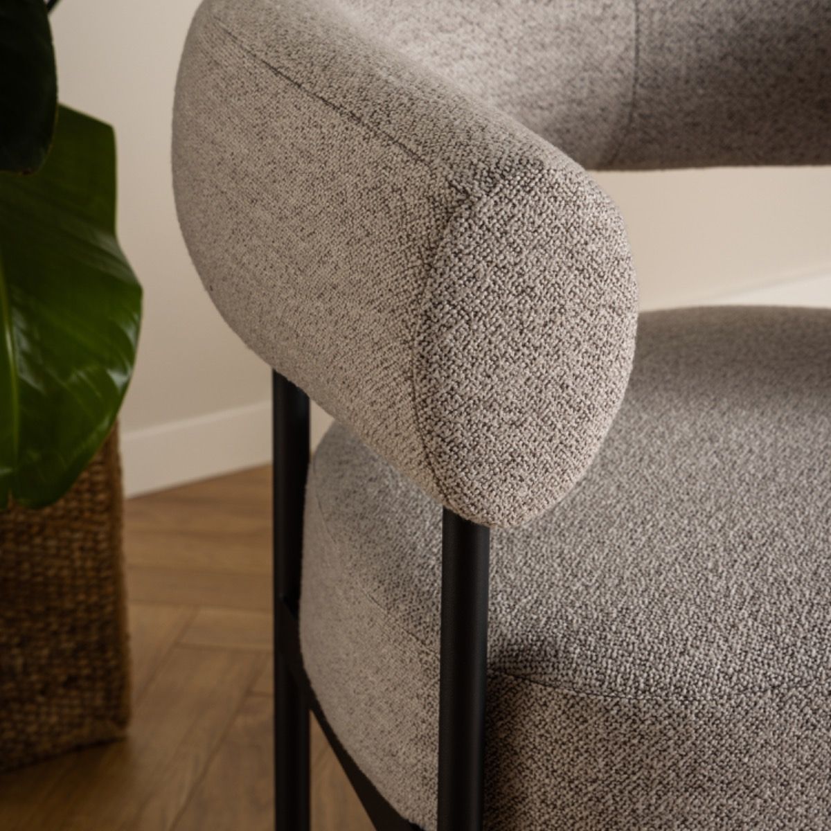 Curved Oakfield Armchair Accent Chair in Beige - GFT
