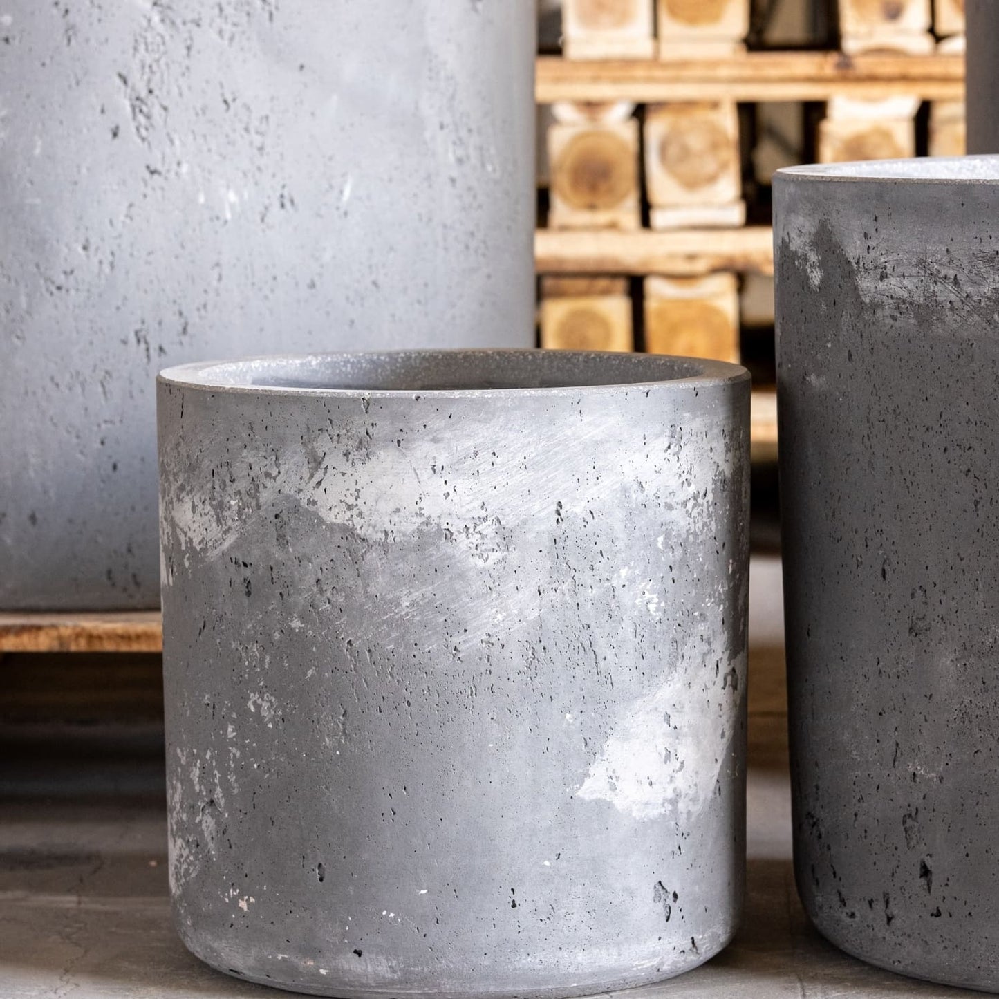 Aurella | Onyx Dusk – 55cm Extra Large Concrete Cylinder Planter – 93L Round Plant Pot