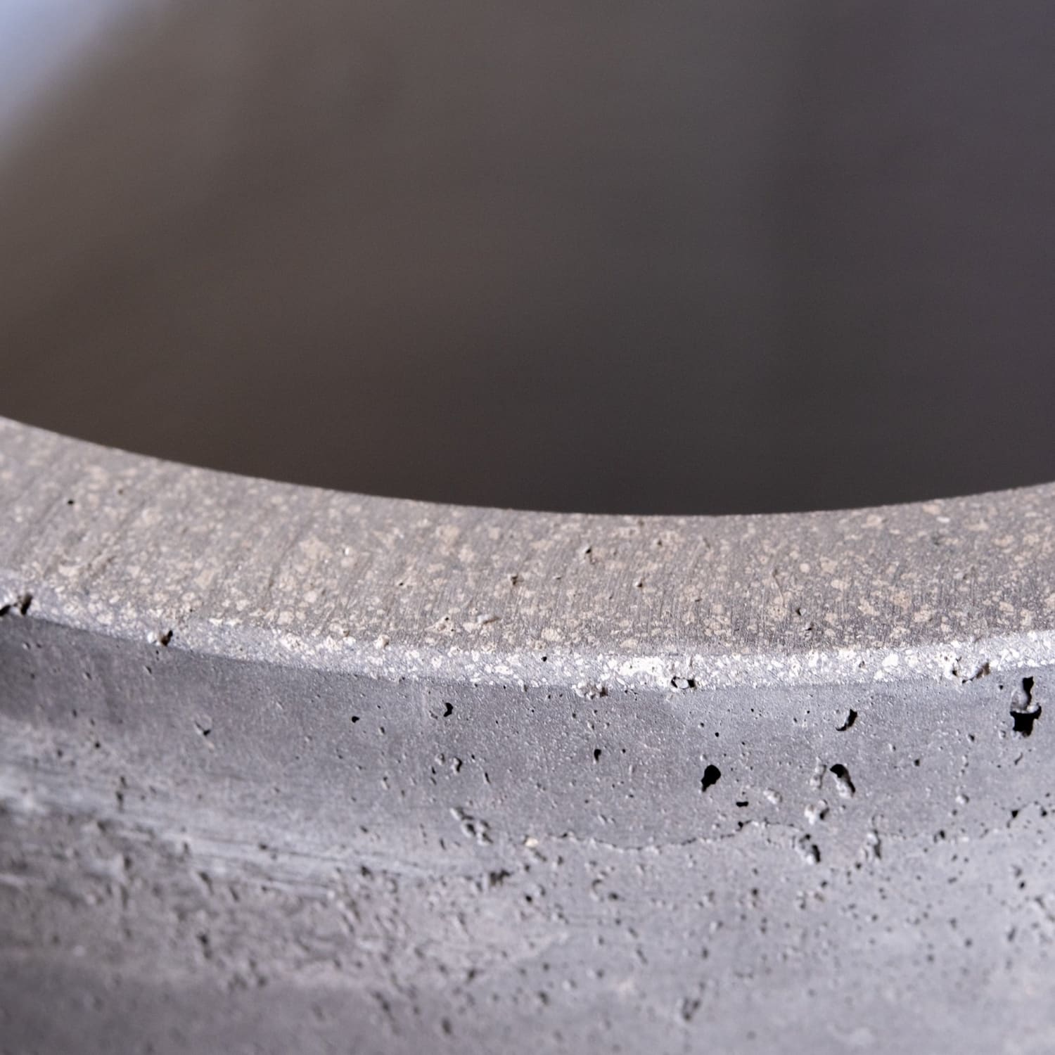 Aurella | Onyx Dusk – 85cm XXL Concrete Cylinder Planter – 365L Round Plant Pot - White Bear Furnishings