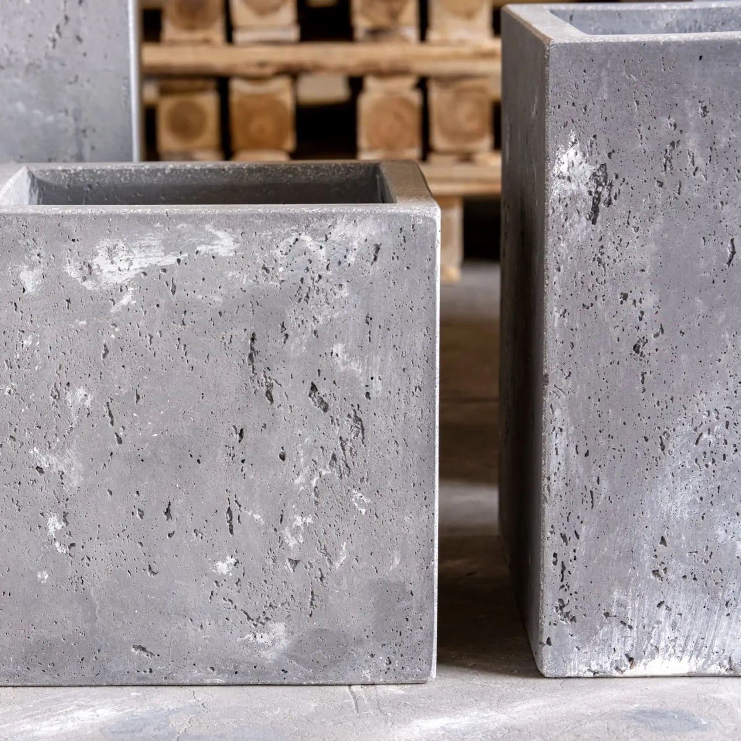 Cubrosa | Onyx Dusk – 55cm Extra Large Concrete Cube Planter – 115L Square Plant Pot