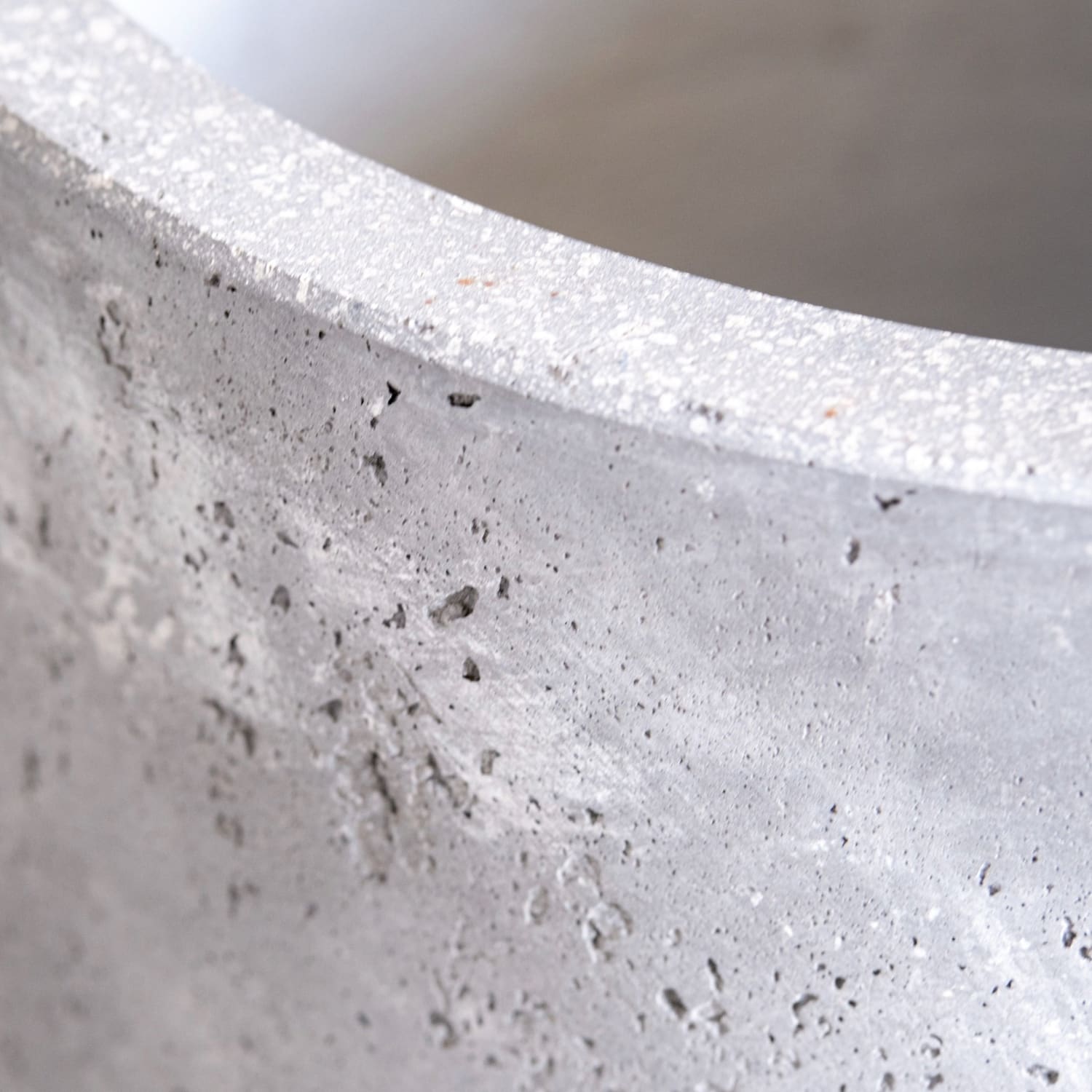 Vessara | Onyx Dusk – 55cm Extra Large Concrete Vase Planter – 32L Tall Plant Pot - White Bear Furnishings