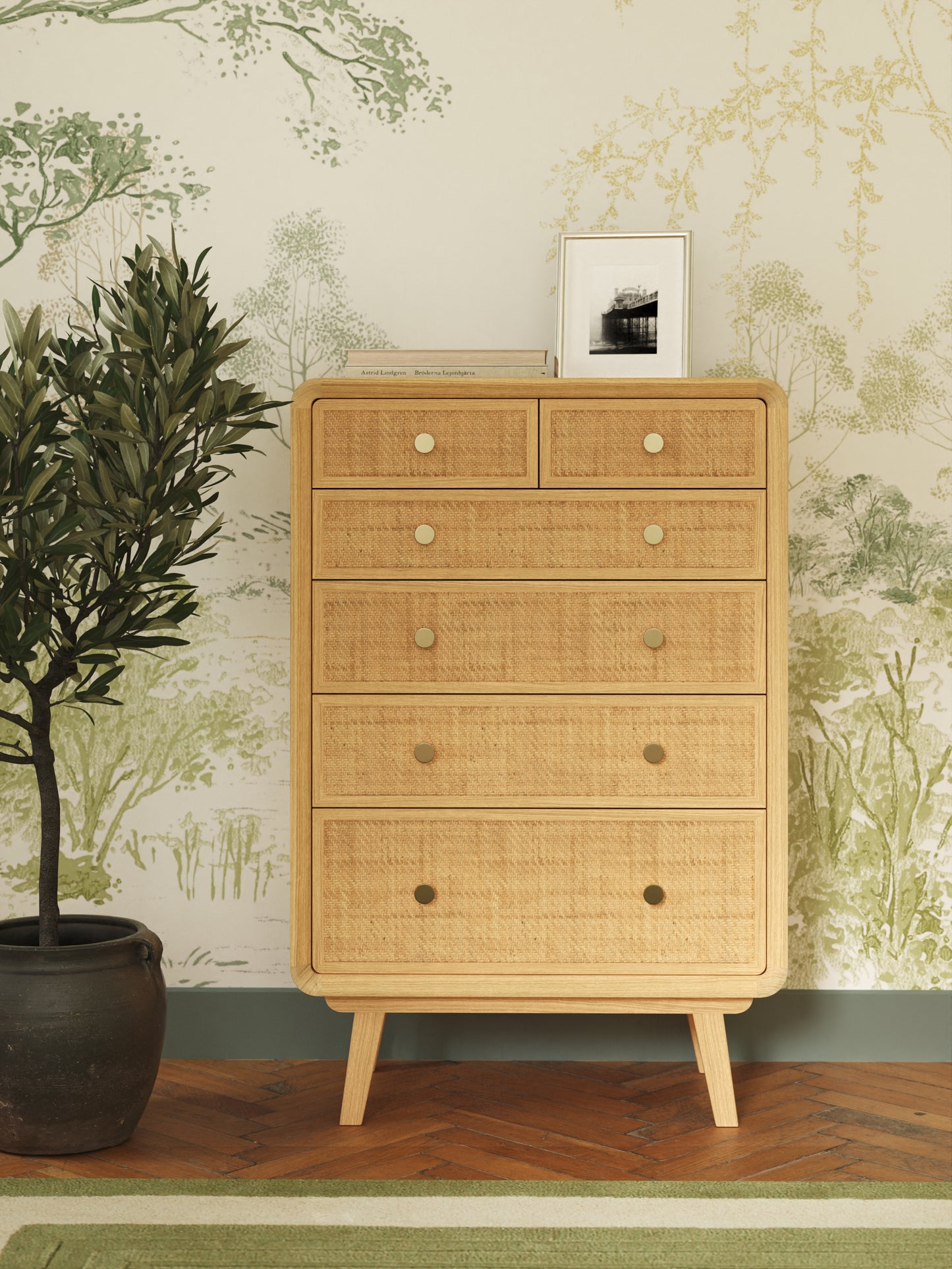 Millen 2+4 Drawer Chest in Oak - 3331002