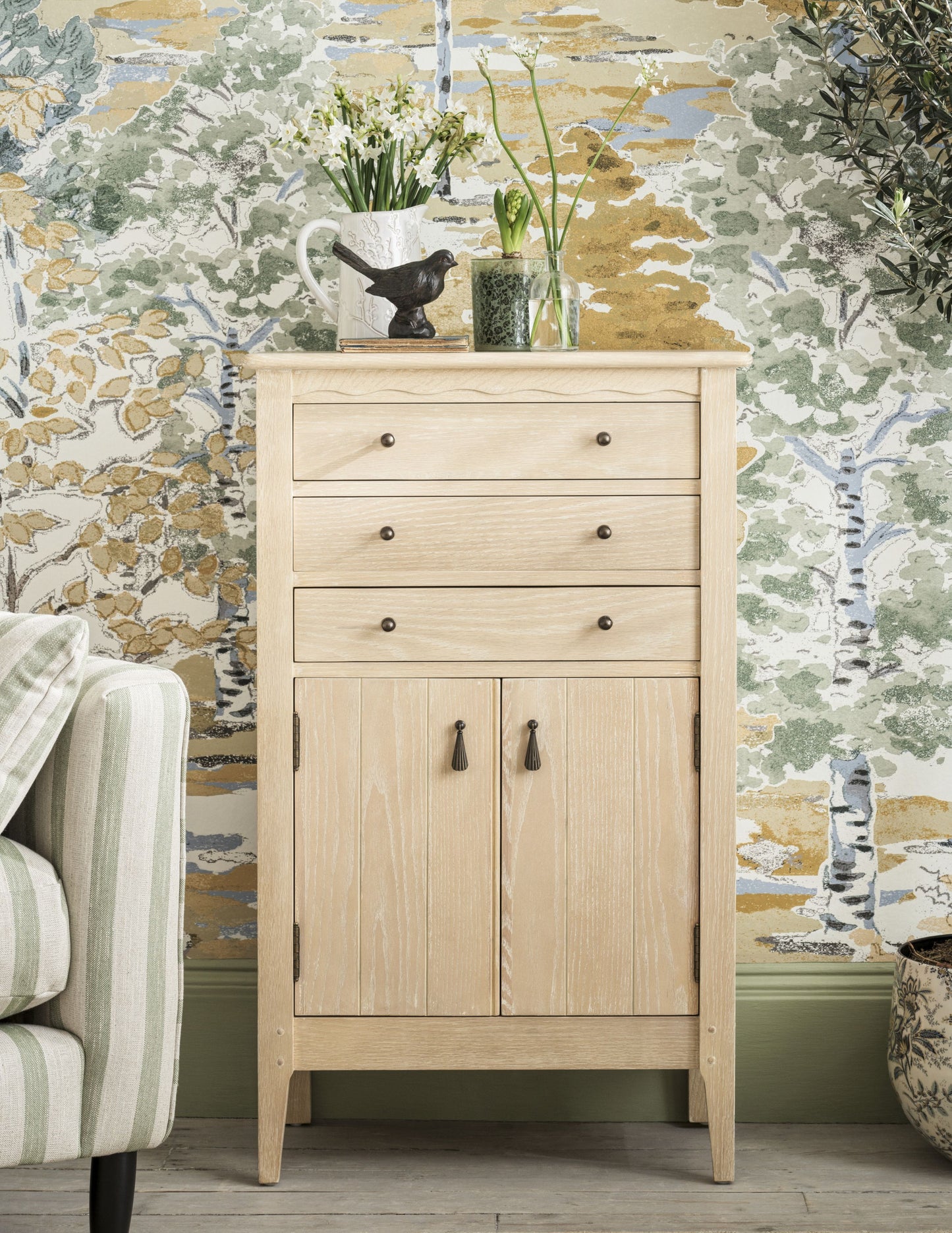Calford Washed Oak 2 Door 3 Drawer Cabinet - 3271002