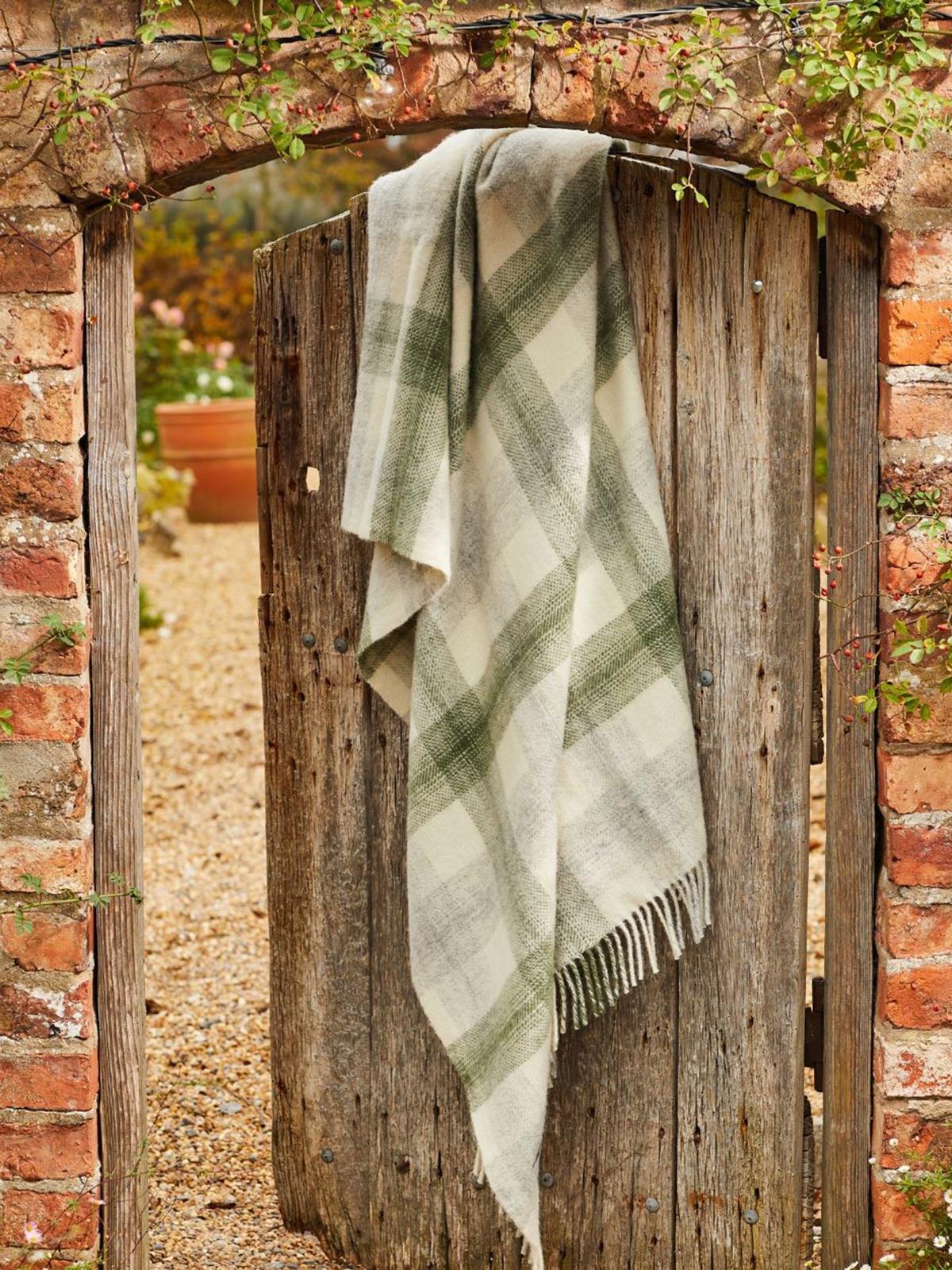 Meadow Check Pure New Wool Throw - Olive